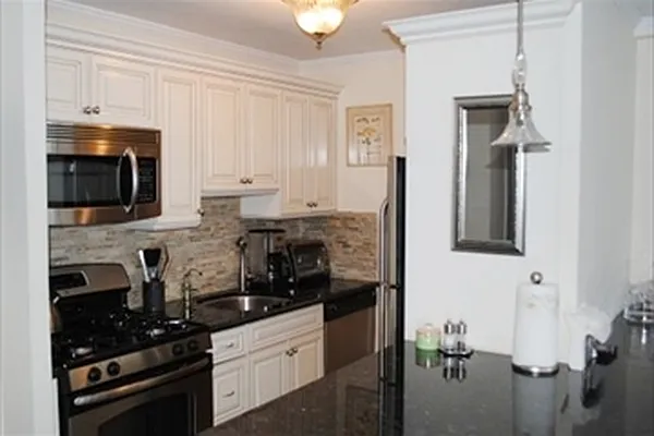 Sold by Kleier Residential | media 16