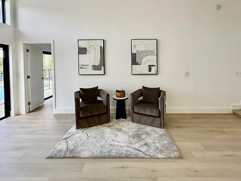 2281 Seaford Dr — Photo 3