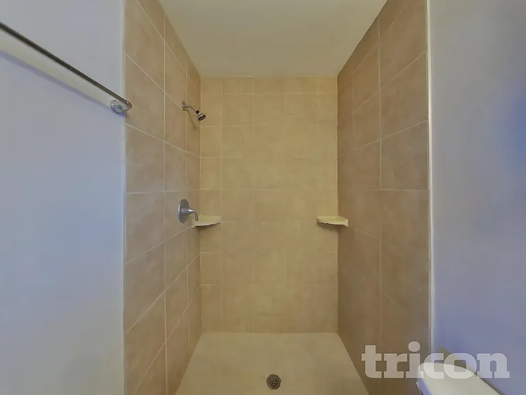 1484 Bloomingdale Rd — Photo 8