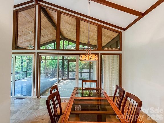 5th image of 506 Country Club Rd