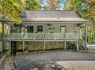 3227 Holly Ln, Pigeon Forge, TN 37862