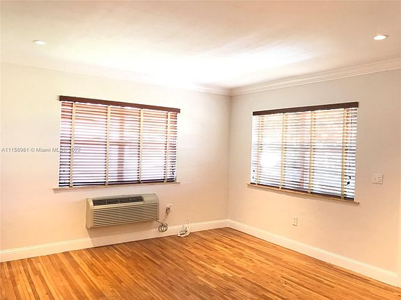3rd image of 35 Antilla Ave APT 10