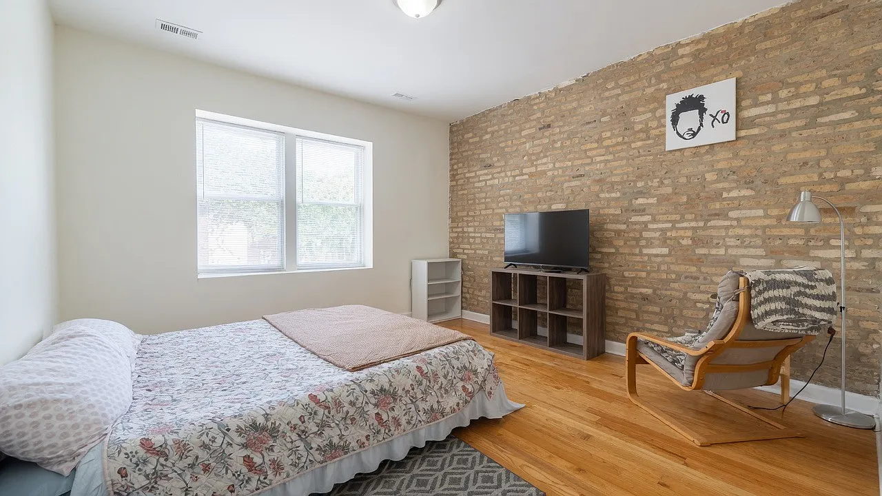 2 bed, $2,356 — Photo 4