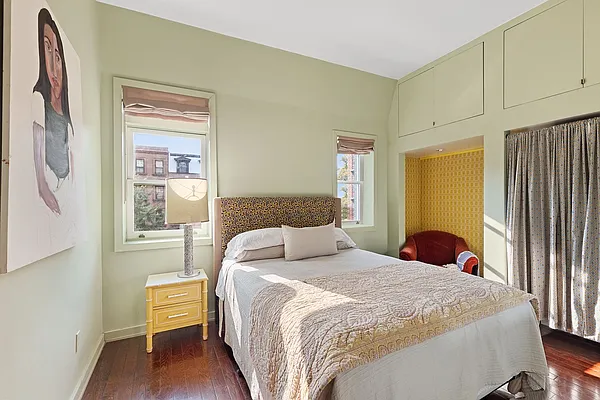 Sold by Compass | media 17