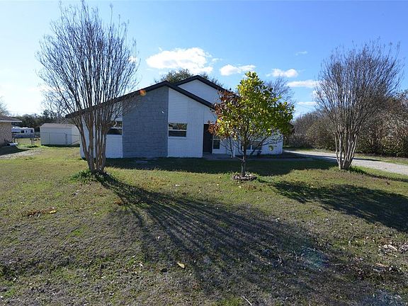 3rd image of 160 Creekview Dr E