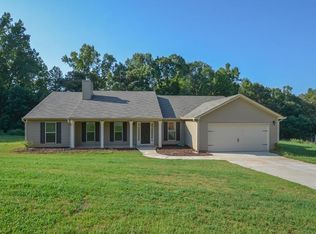 224 Falling Leaf Ln, Winder, GA 30680