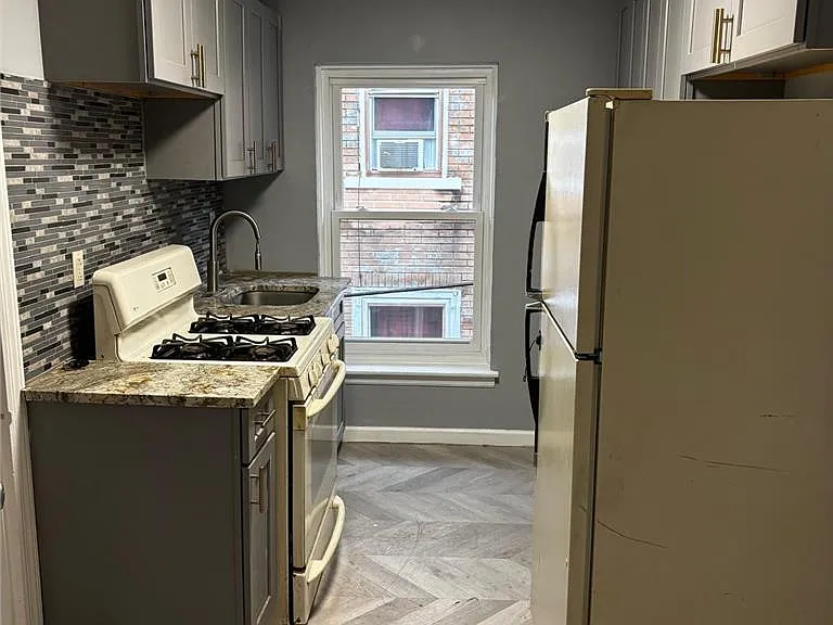 412 Oak St #1 — Photo 6