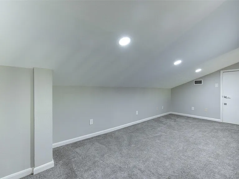 3046 Wagon Trail Dr — Photo 29