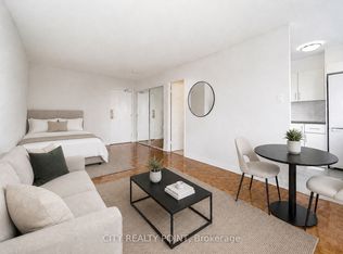 33 Isabella St #2405, Toronto, ON M4Y 2P7