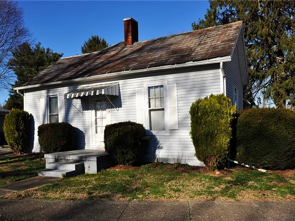 416 High St, Dresden, OH 43821