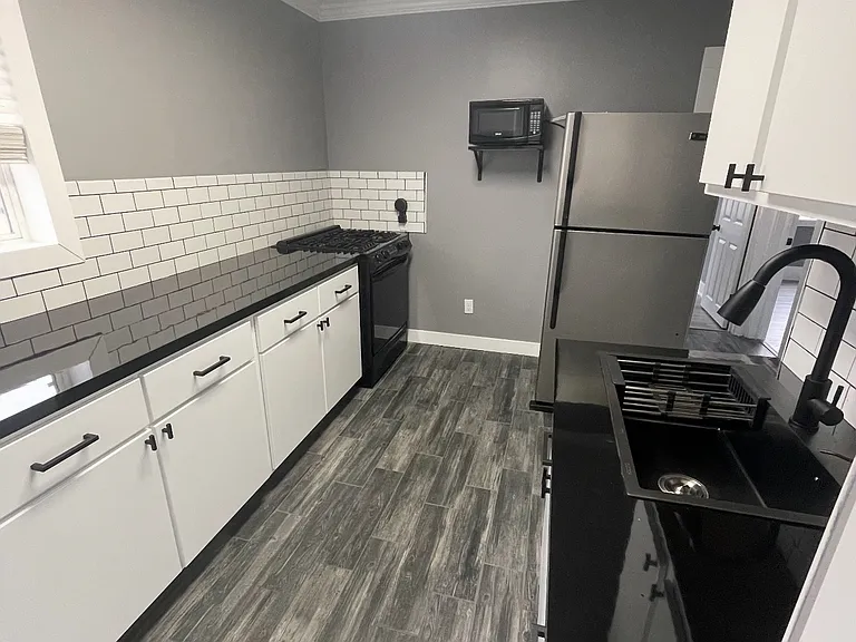 903 Burton St SW #2 — Photo 8