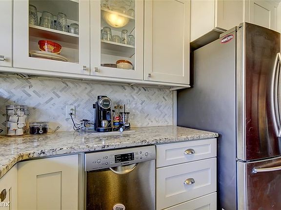 5th image of 515 Langford Cir