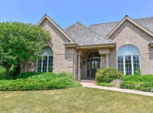 14370 Lindsay Dr, Brookfield, WI 53005
