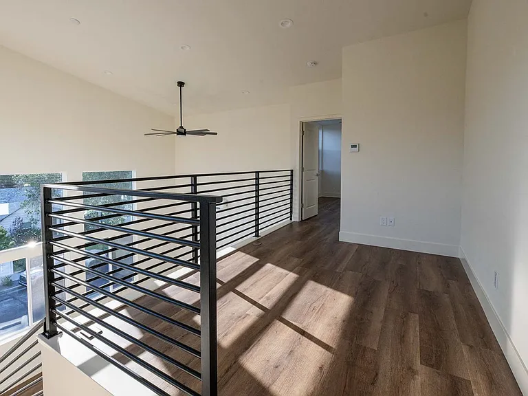 1442 Forest St — Photo 44