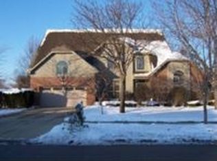 707 Spindletree Ave, Naperville, IL 60565
