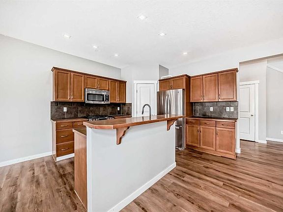 3rd image of 32 S Copperleaf Way SE