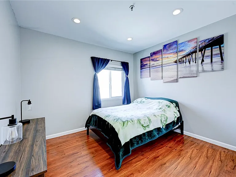 260 Victoria St #5 — Photo 26