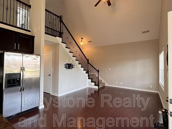 3rd image of 968 Culverson Ct