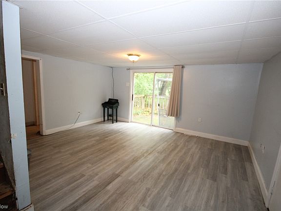 2nd image of 1011 Howard Dr