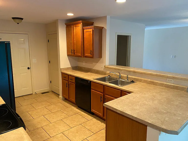 1020 Notting Hill Ct — Photo 8