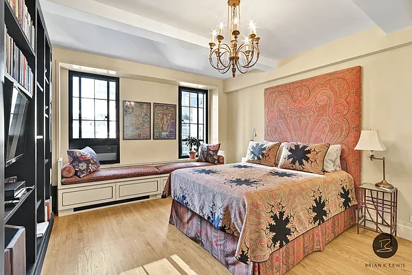 Sold by Compass | media 8