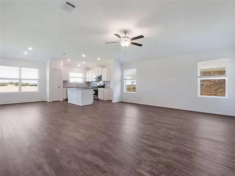 112 Concho Brook Bnd — Photo 4