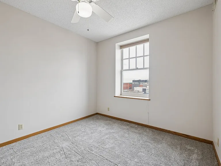 139 N 11th St #1003 — Photo 10