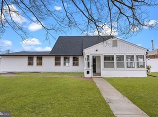 64 Vividleaf Ln, Levittown, PA 19054