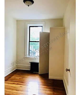 Rented by Zikos Realty Services | media 40