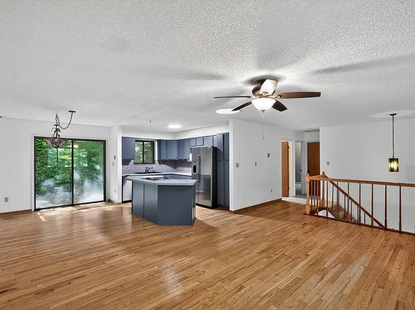 8 Shadywood Cir, Asheville, NC 28803