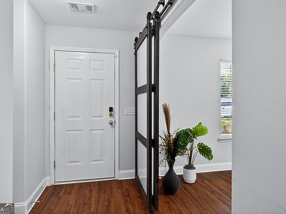 3rd image of 130 Ristona Dr