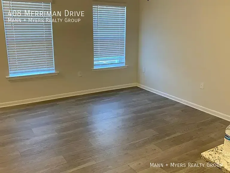 408 Merriman Dr — Photo 3