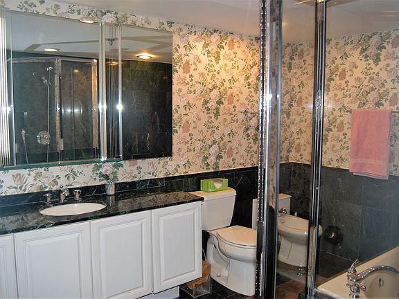 5th image of 111 Cherry Valley Ave APT 417
