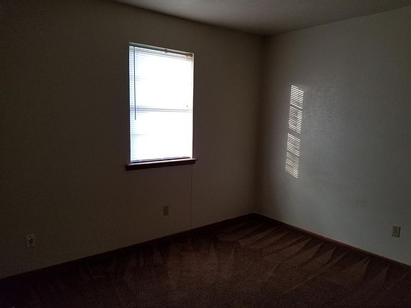5th image of 106 S Kirkwell Cir