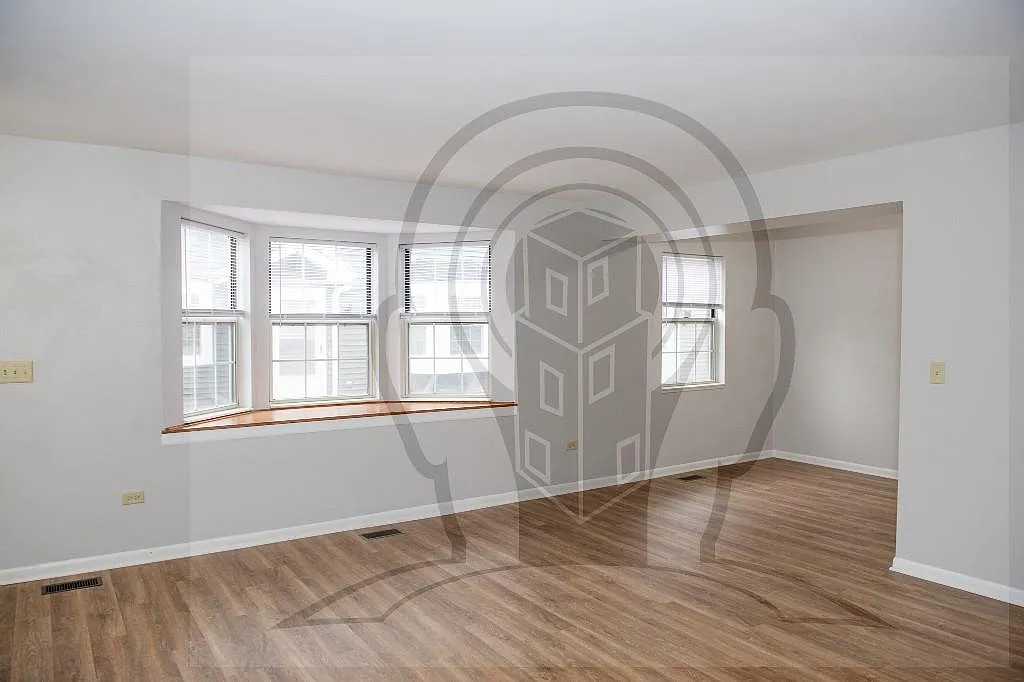 2 bed, 2.5 bath, 1200 sqft, $2,400 — Photo 3