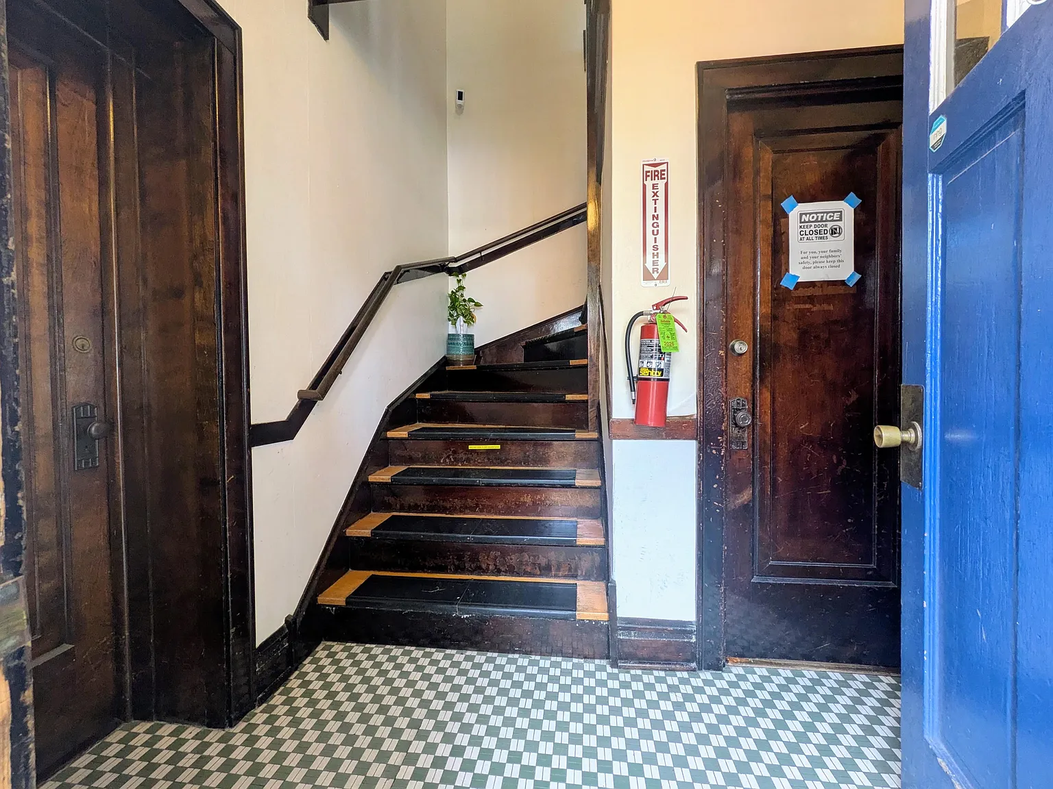 2 bed, 750 sqft, $1,800 — Photo 2