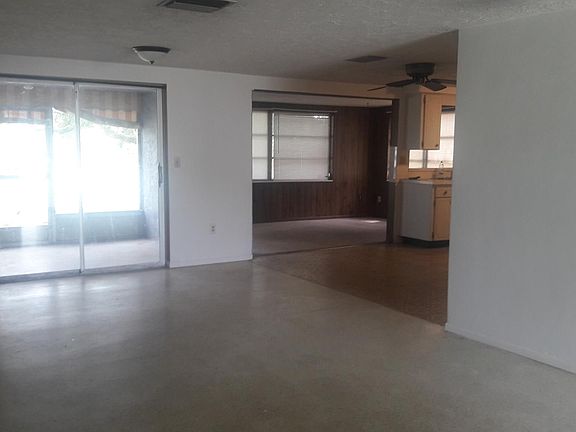3rd image of 3814 Sunray Dr