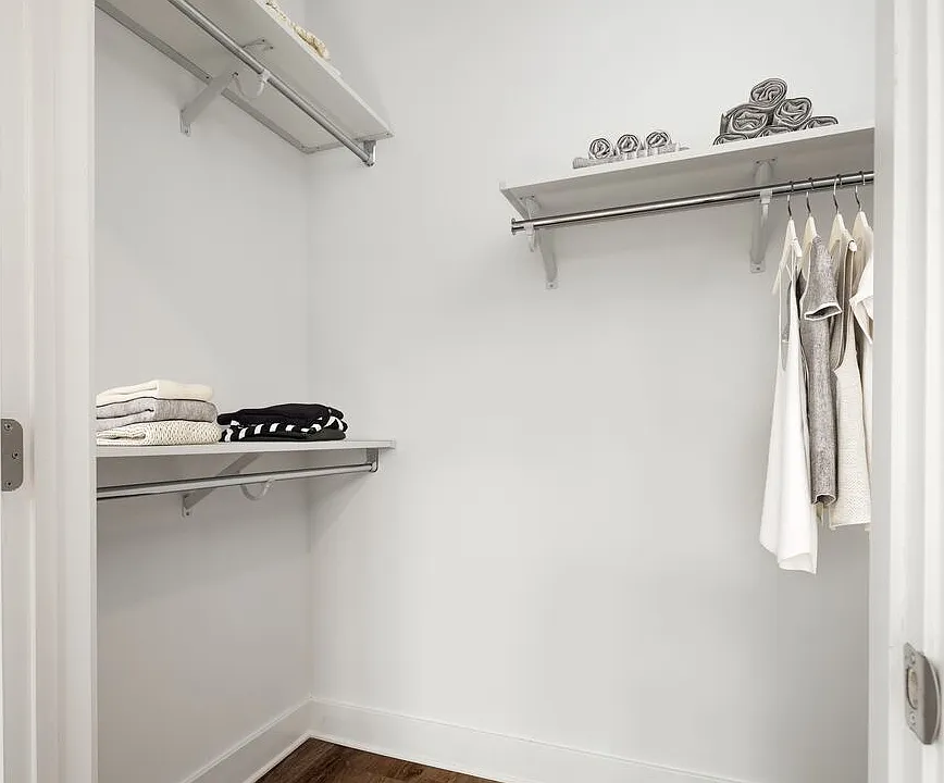 Walk-in Closet