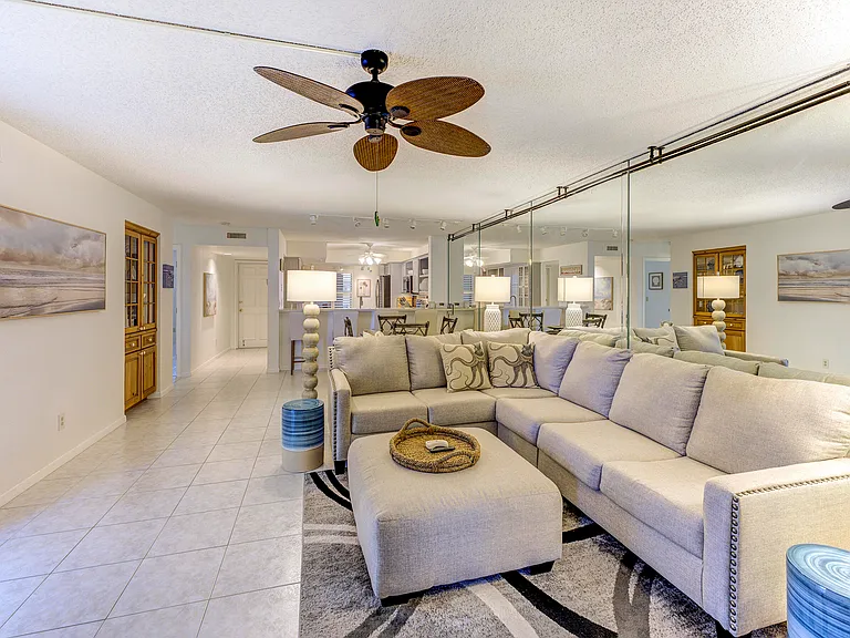2571 NE Ocean Blvd #104 — Photo 9