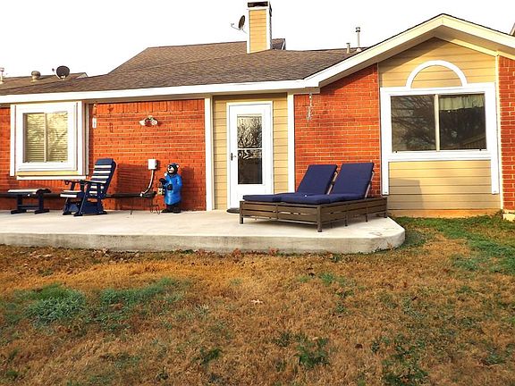 5th image of 1572 Dublin Cir