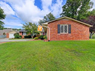 7113 Deane Hill Dr, Knoxville, TN 37919