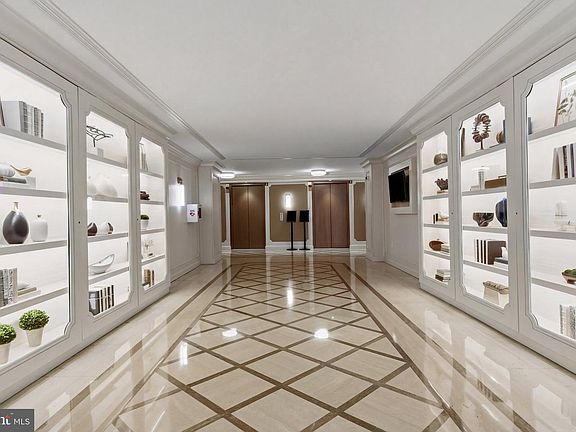 5th image of 5225 Pooks Hill Rd APT 1323S