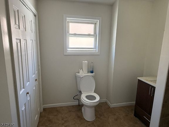 4th image of 74 Spring St