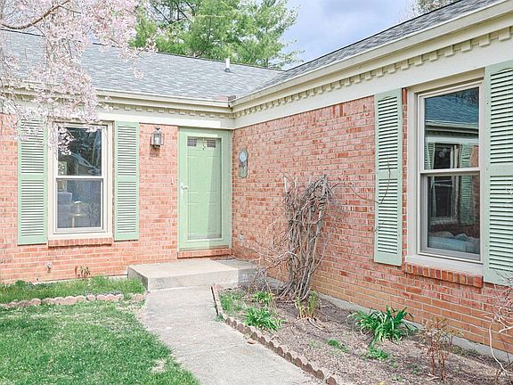 3rd image of 1202 Meadow Knoll Ct
