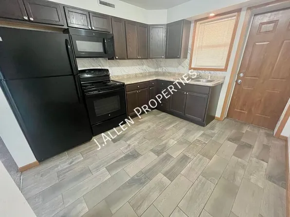 100 Gold Strike Dr #2, Norfolk, NE 68701