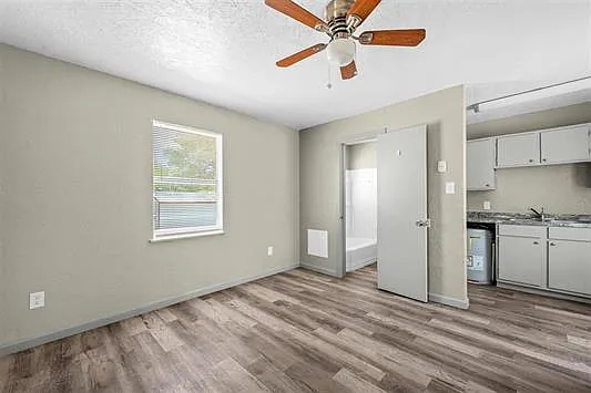 1 bed, 800 sqft, $550 — Photo 4