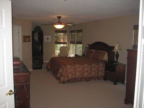 M B w/add sitting area