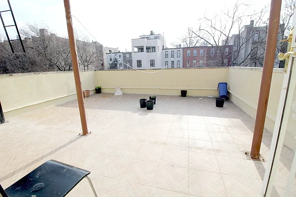 Rented by Elite NY Holdings | media 14