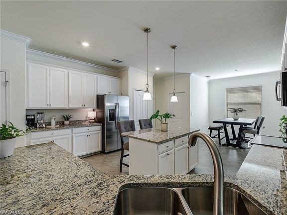 3rd image of 12774 Astor Pl