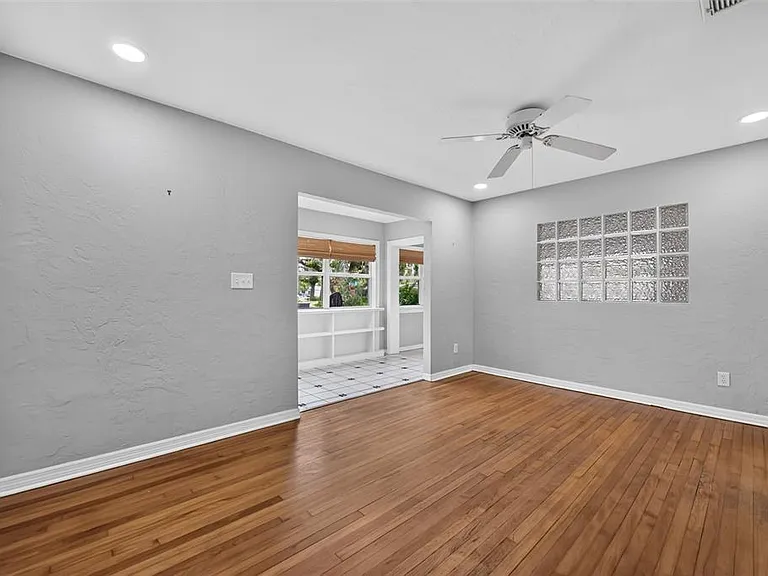 2732 Newark Way — Photo 7
